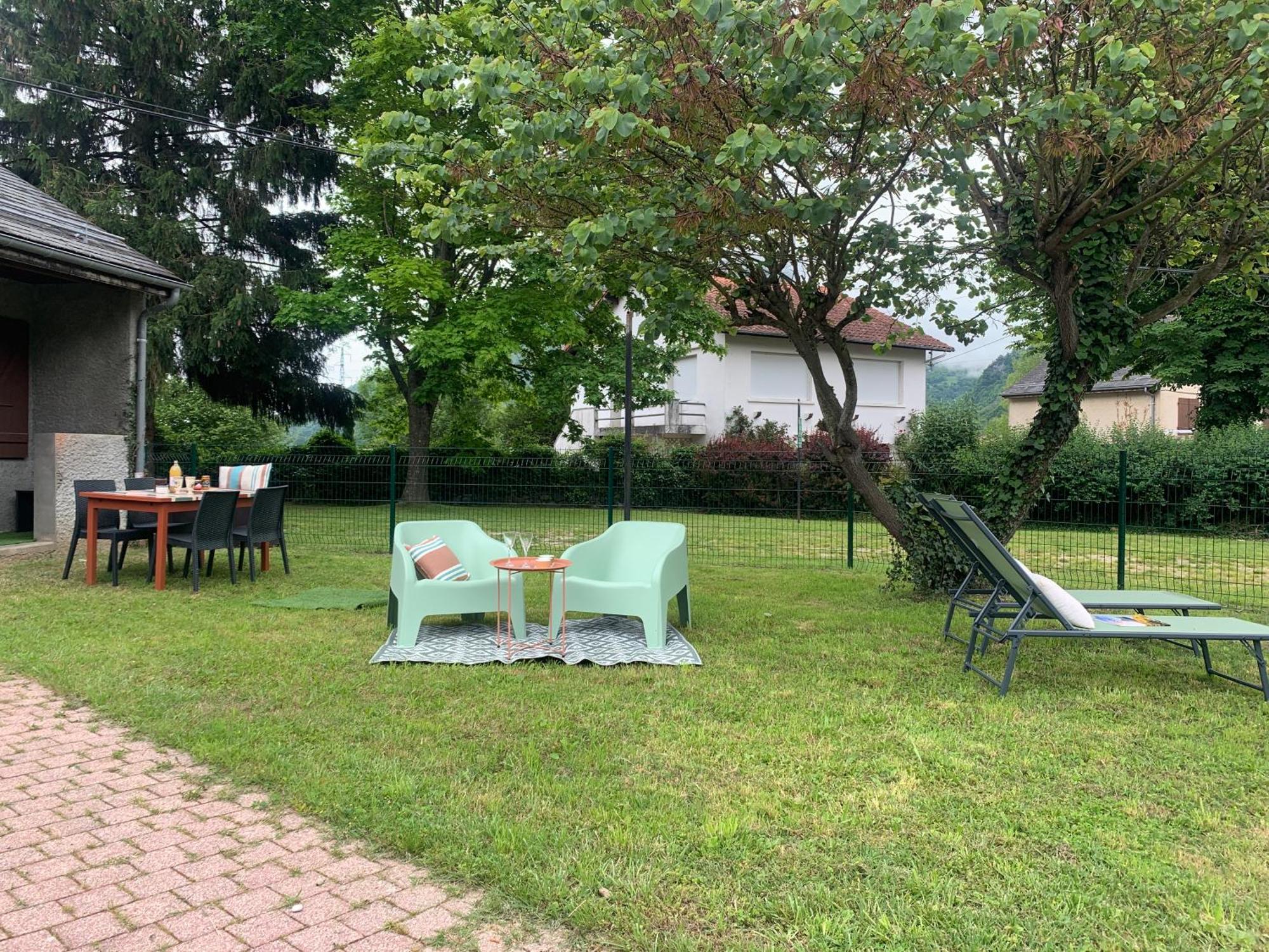 La Suite Unique - Le Jardin Sur Les Pyrenees- Vue Panoramique Montagne -Jardin Cloture Prive De 100M2-Parking-Linge De Lit Et Serviettes Compris- Bielle Bagian luar foto