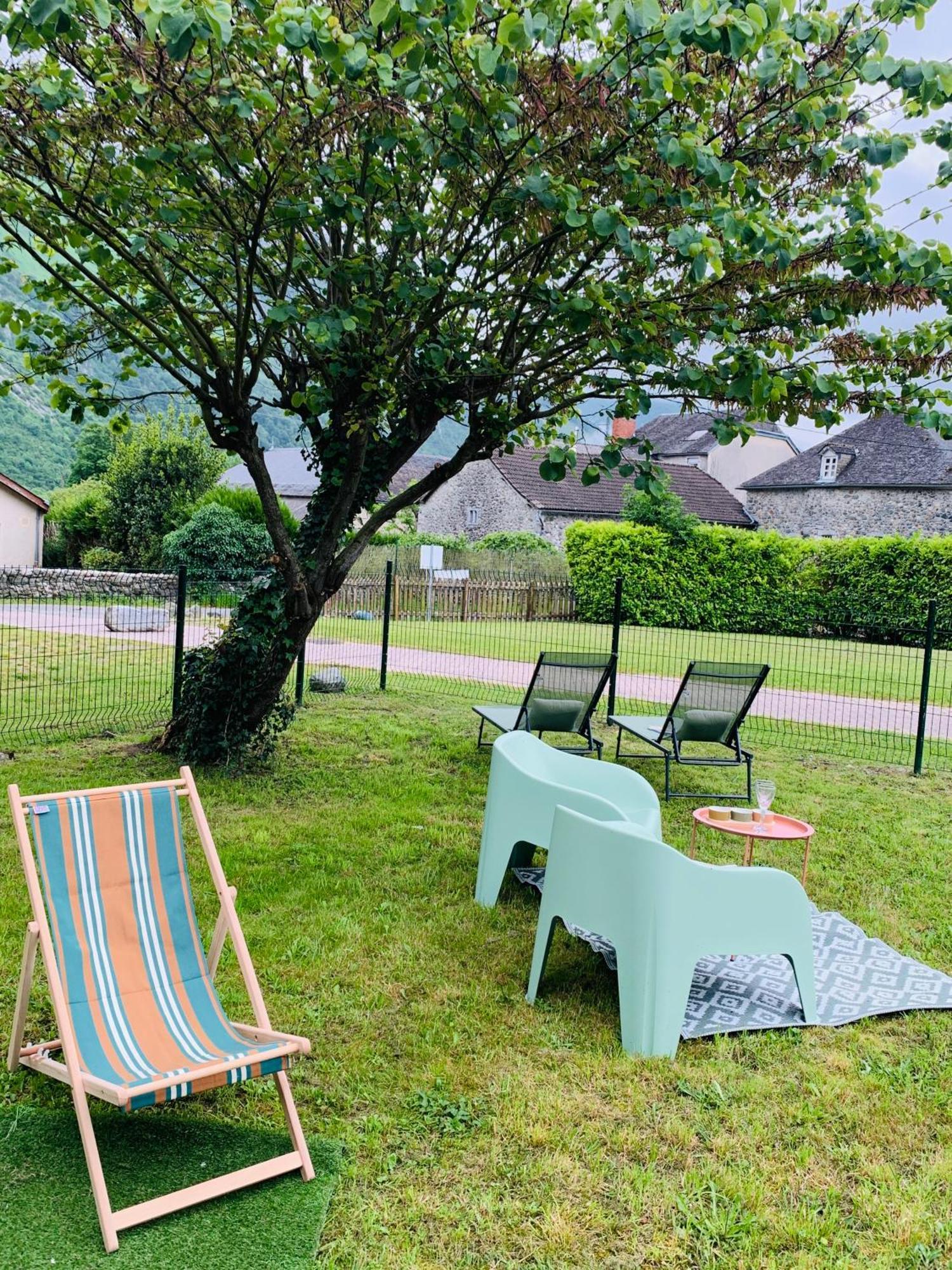 La Suite Unique - Le Jardin Sur Les Pyrenees- Vue Panoramique Montagne -Jardin Cloture Prive De 100M2-Parking-Linge De Lit Et Serviettes Compris- Bielle Bagian luar foto