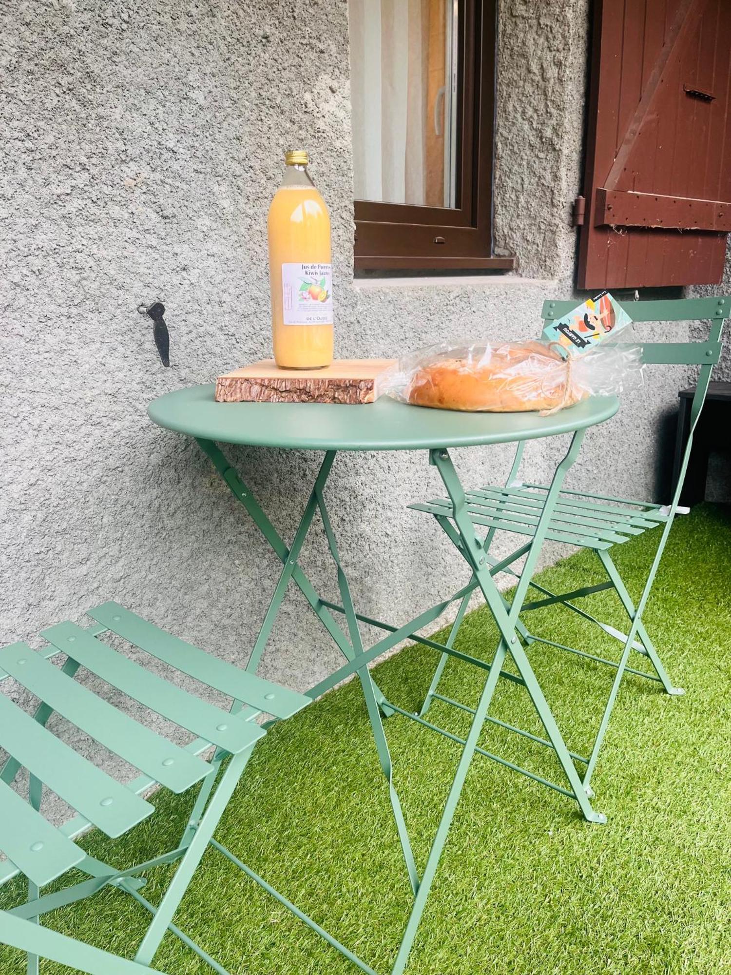 La Suite Unique - Le Jardin Sur Les Pyrenees- Vue Panoramique Montagne -Jardin Cloture Prive De 100M2-Parking-Linge De Lit Et Serviettes Compris- Bielle Bagian luar foto